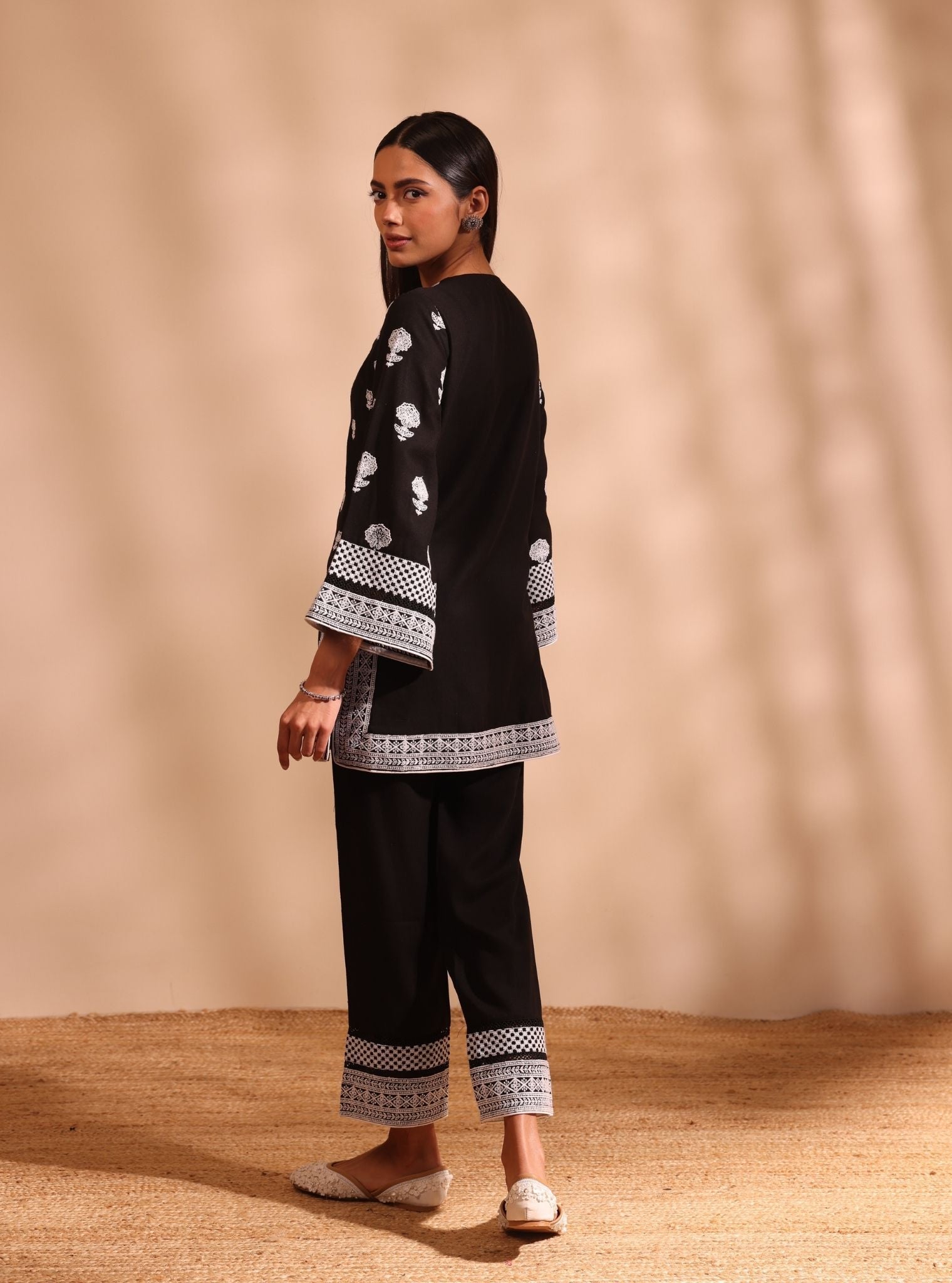 Pema Linen Black kurta Set