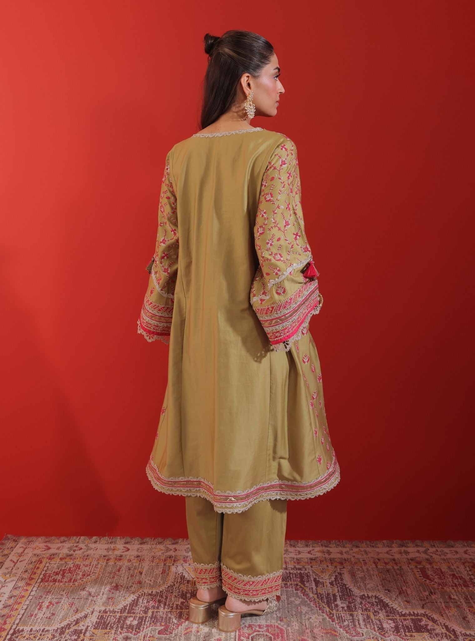 Mulmul Pima Satin Bandhan Green Kurta With Mulmul Pima Satin Bandhan Green Pant