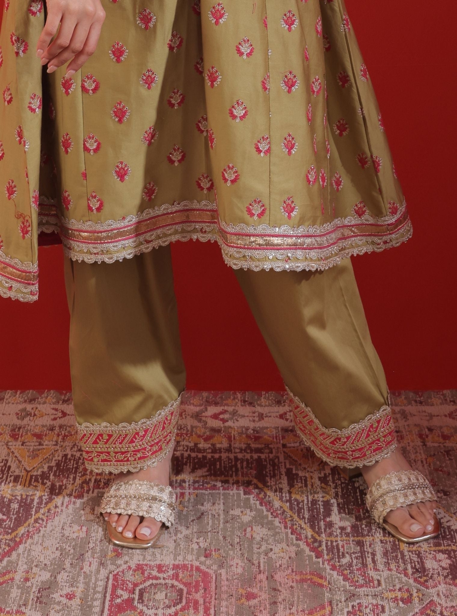 Mulmul Pima Satin Bandhan Green Kurta With Mulmul Pima Satin Bandhan Green Pant