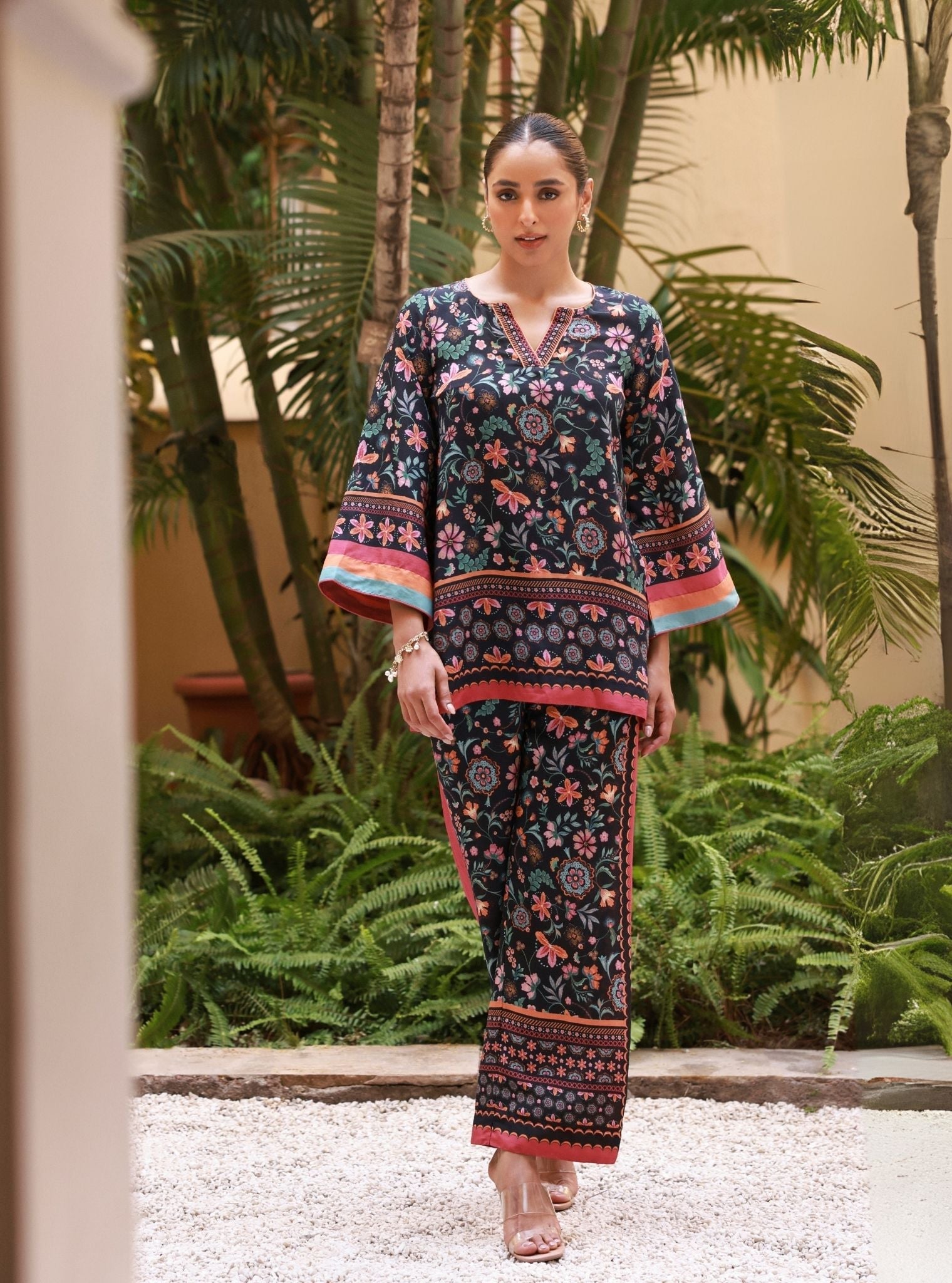 Saurmi Black Lawn Top Set