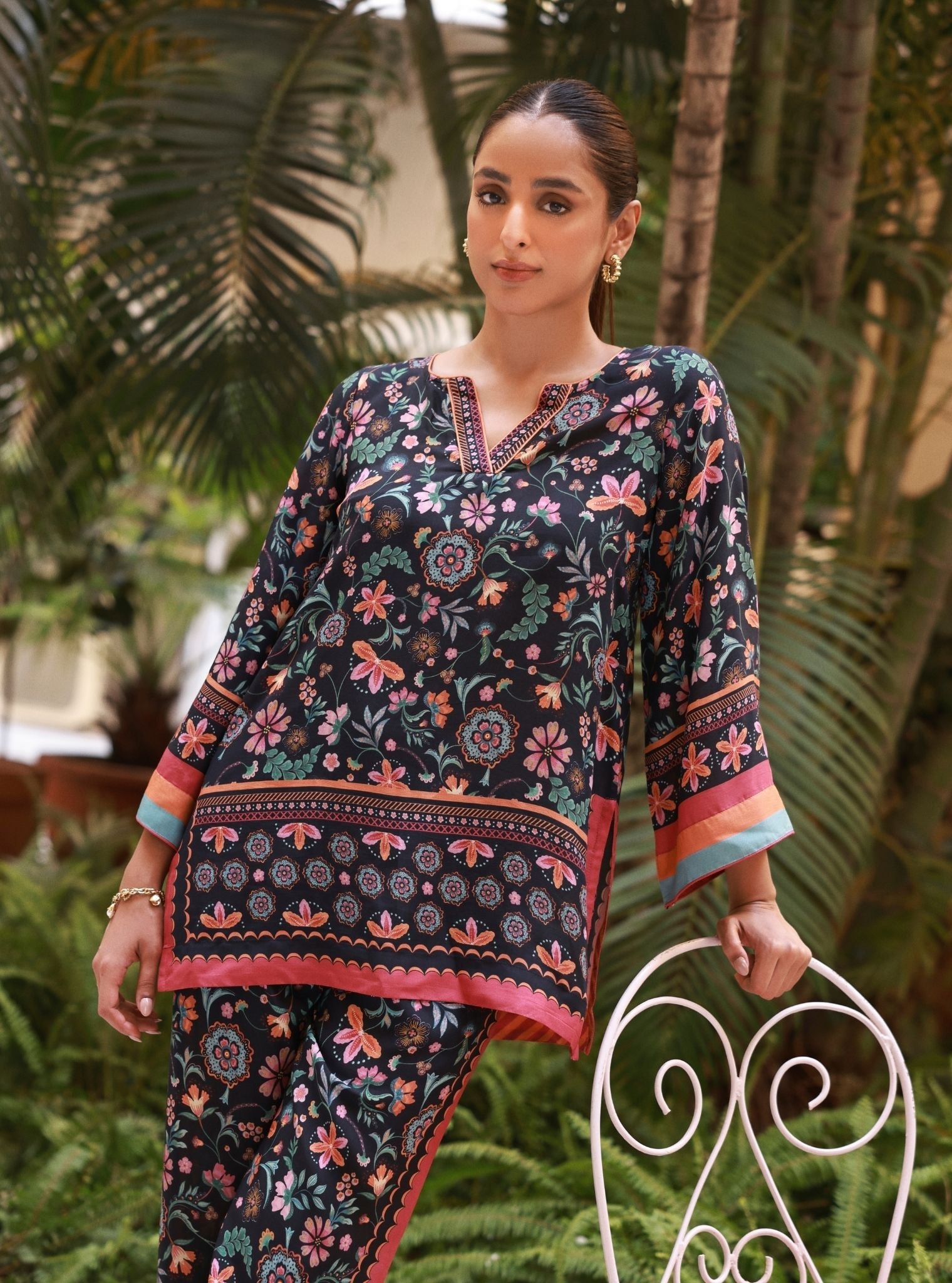 Saurmi Black Lawn Top Set