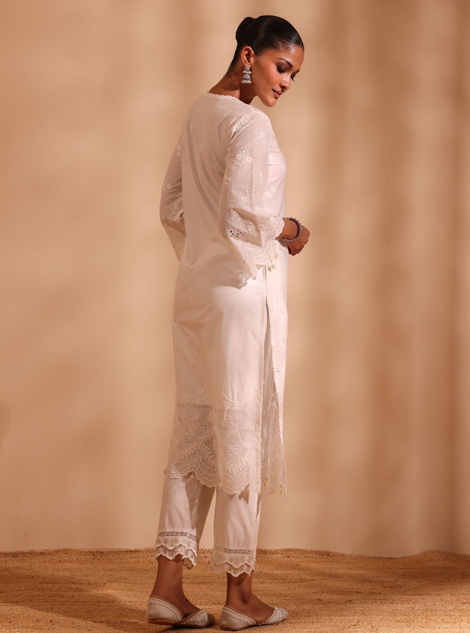 Mulmul Cotton Suma Stark White Kurta With Mulmul Cotton Yara White Pant