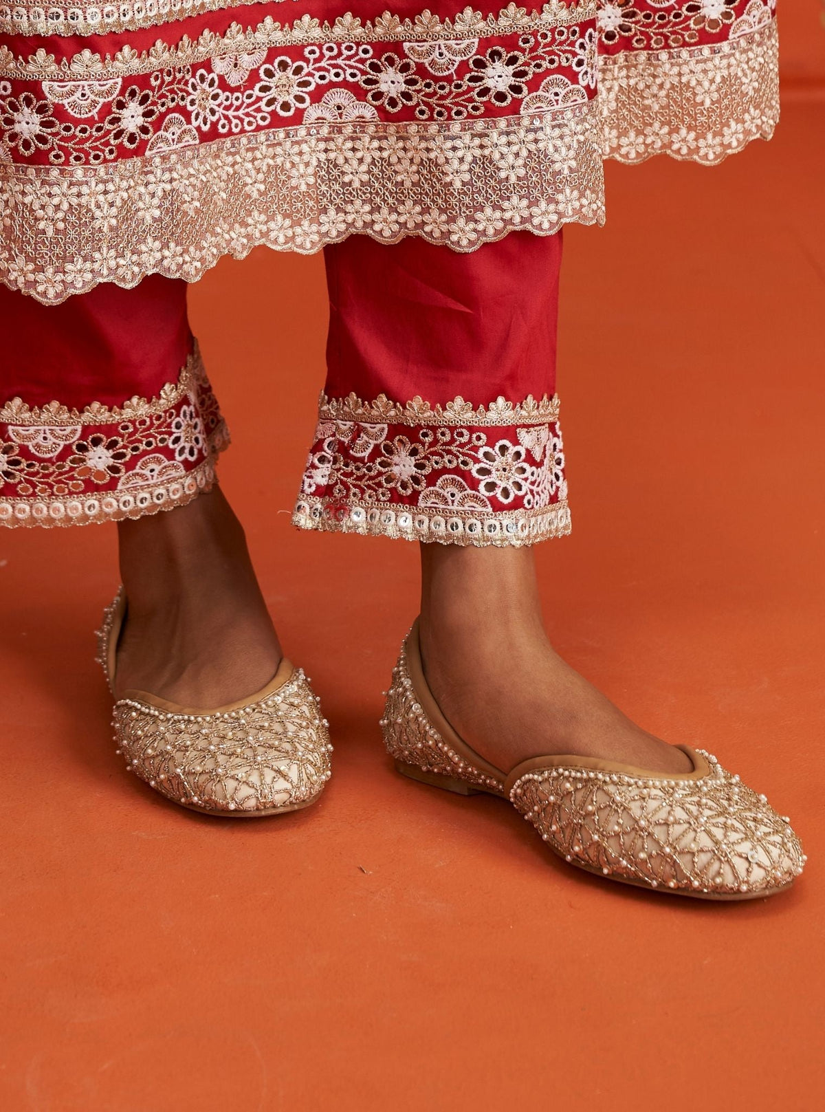 Nutan Gold Vegan Jutti