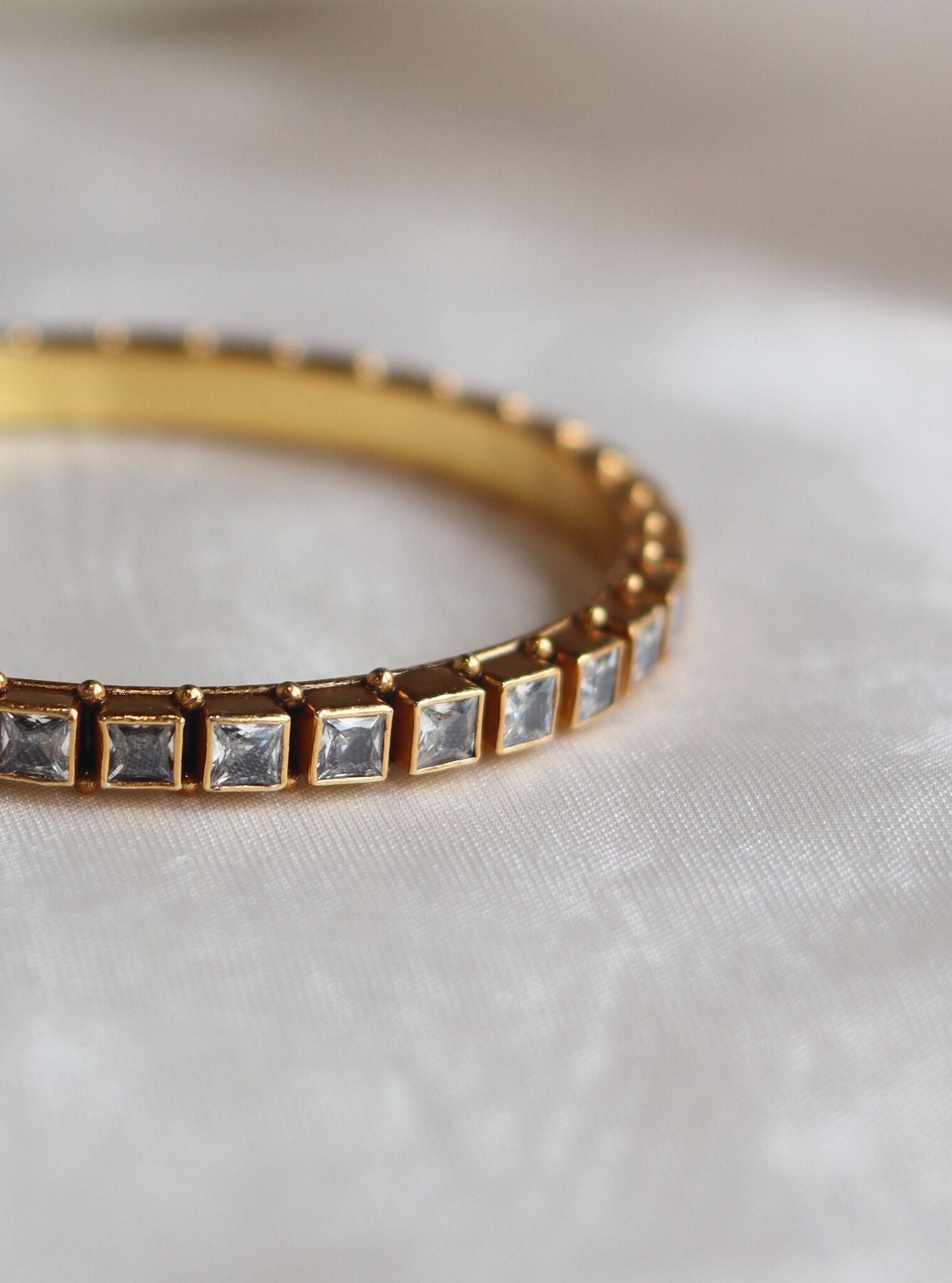 Aruna Bangle