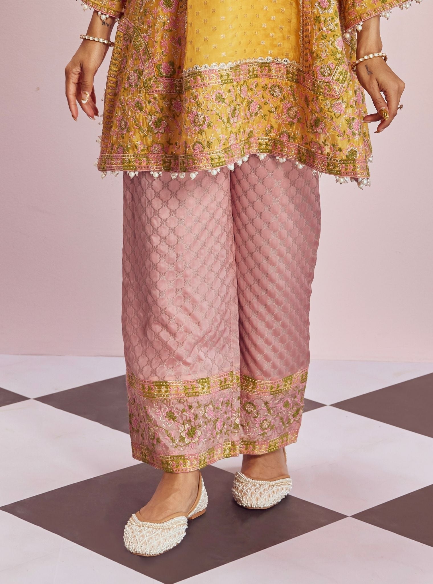 Mulmul Banarsi Mangal Yellow Kurta With Mulmul Banarsi Mangal Pink Pant