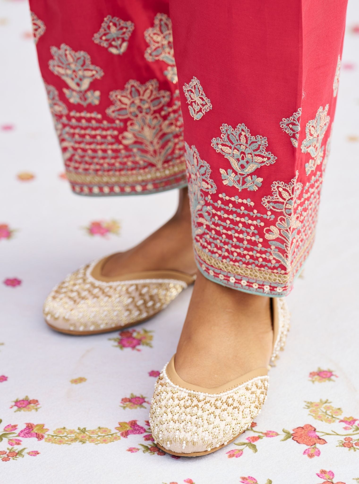 Laboni Light Gold Vegan Jutti