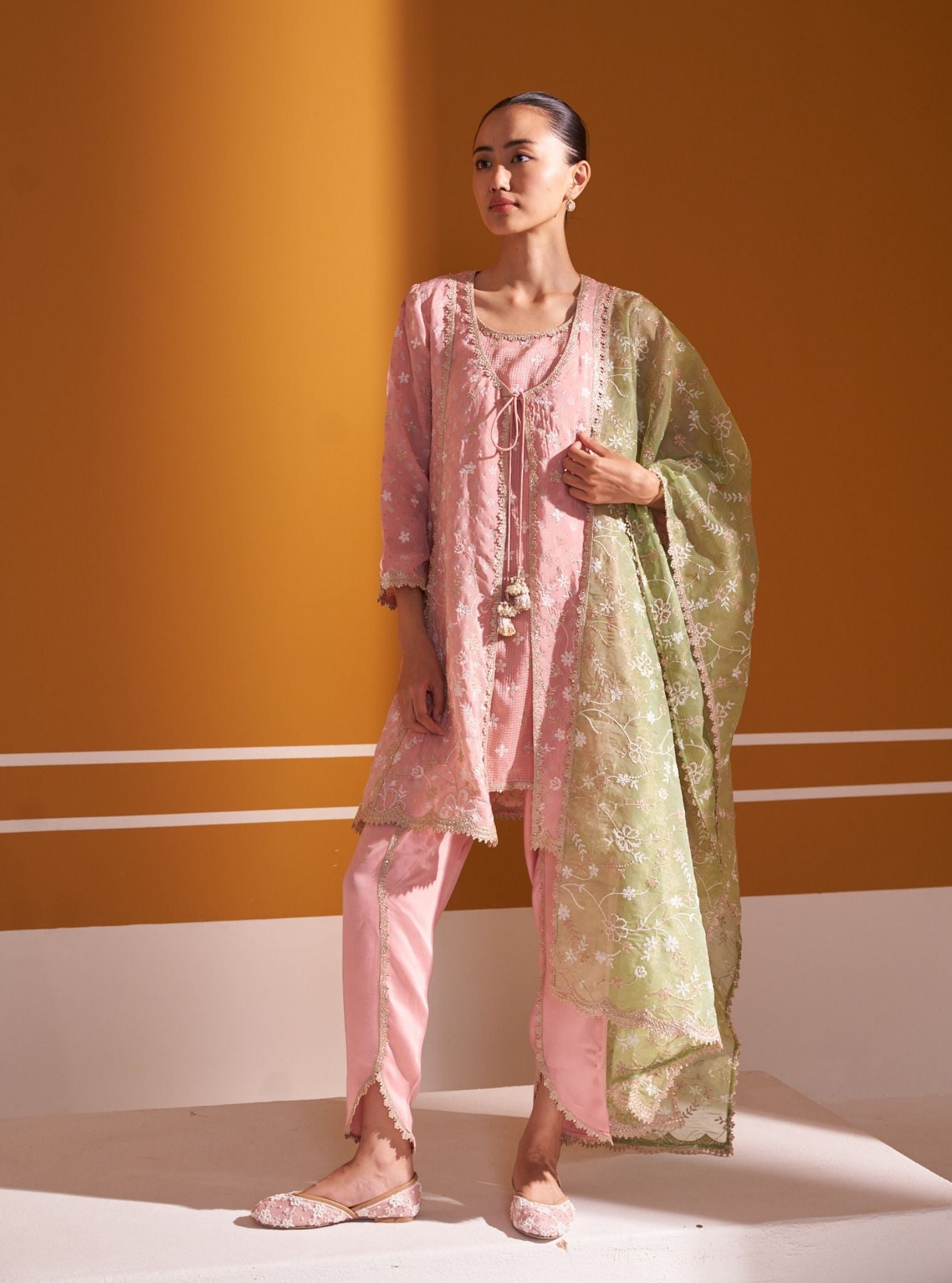 Sohni Banarsi Pink Kurta Set