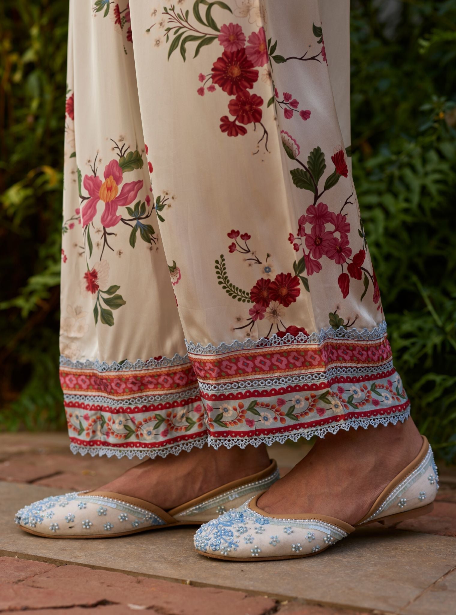 Julia White & Blue Vegan Juttie