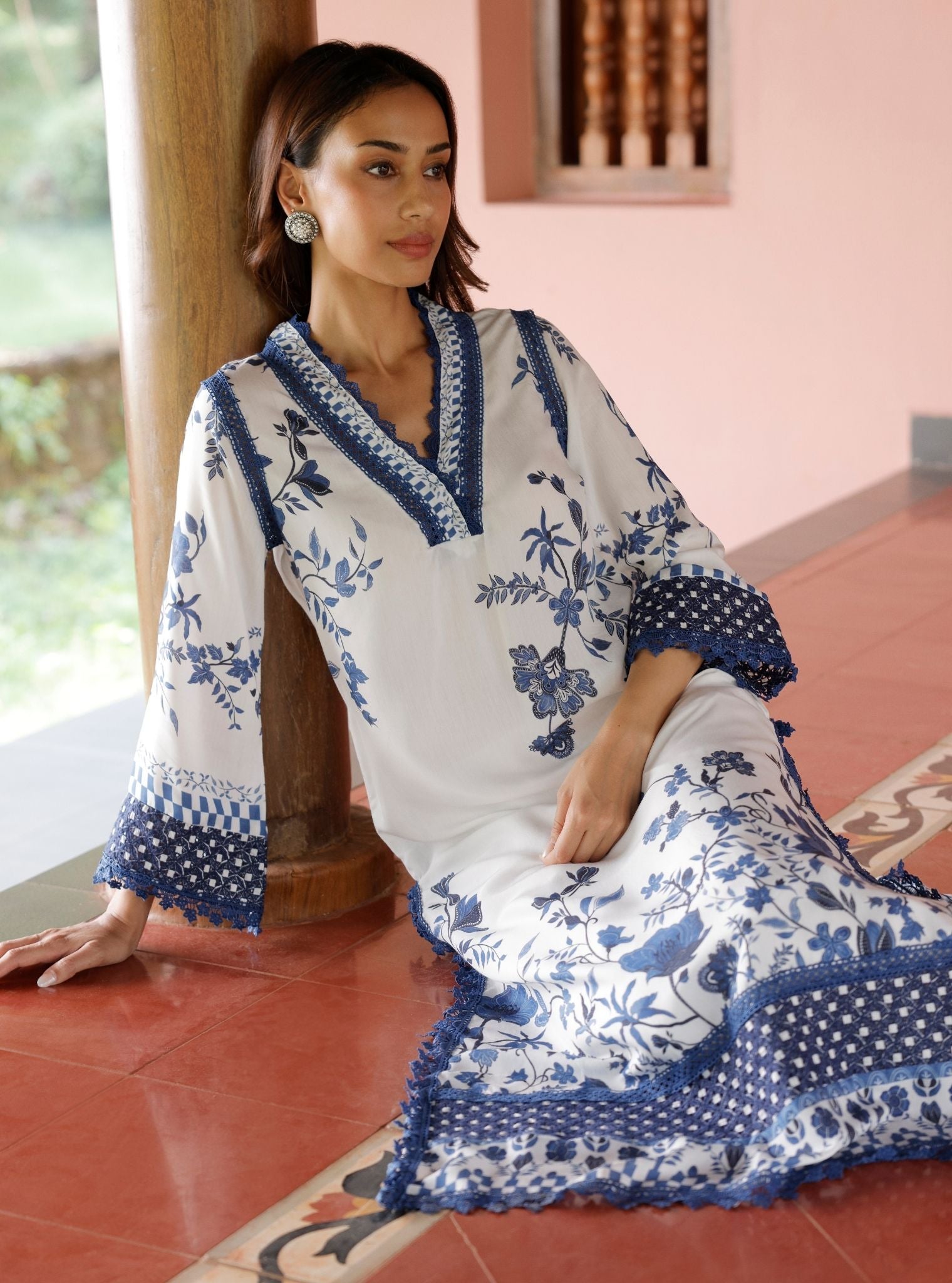 Mulmul Lawn Printed Diti White Kurta With Mulmul Lawn Printed Diti White Pant