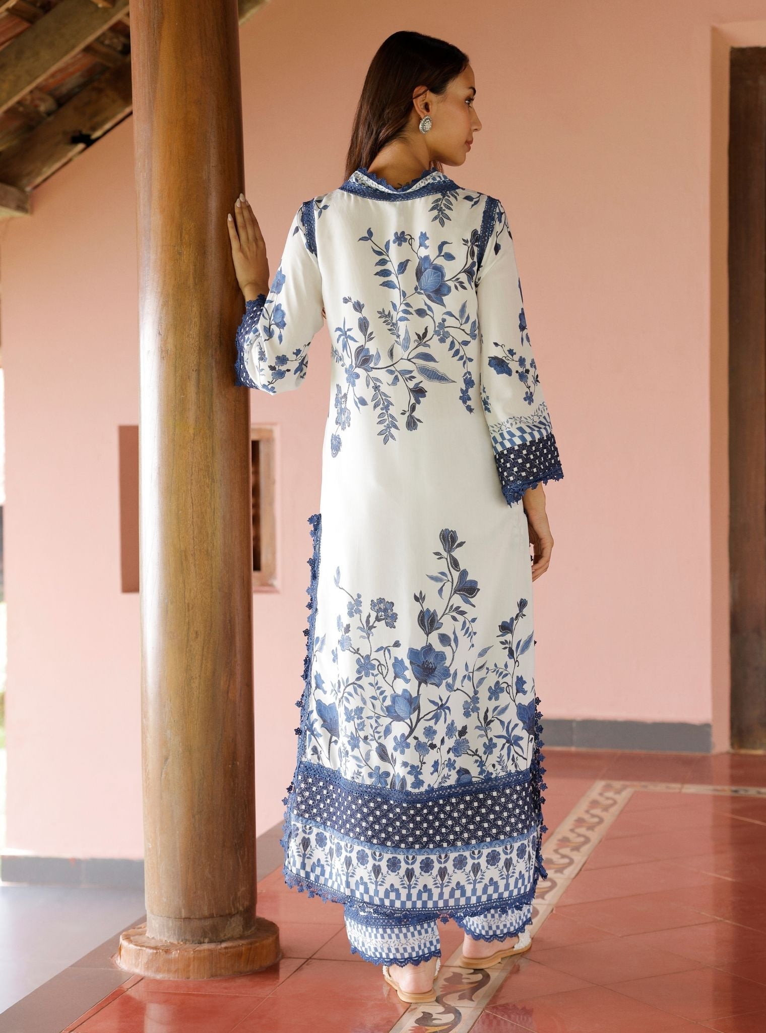 Mulmul Lawn Printed Diti White Kurta With Mulmul Lawn Printed Diti White Pant