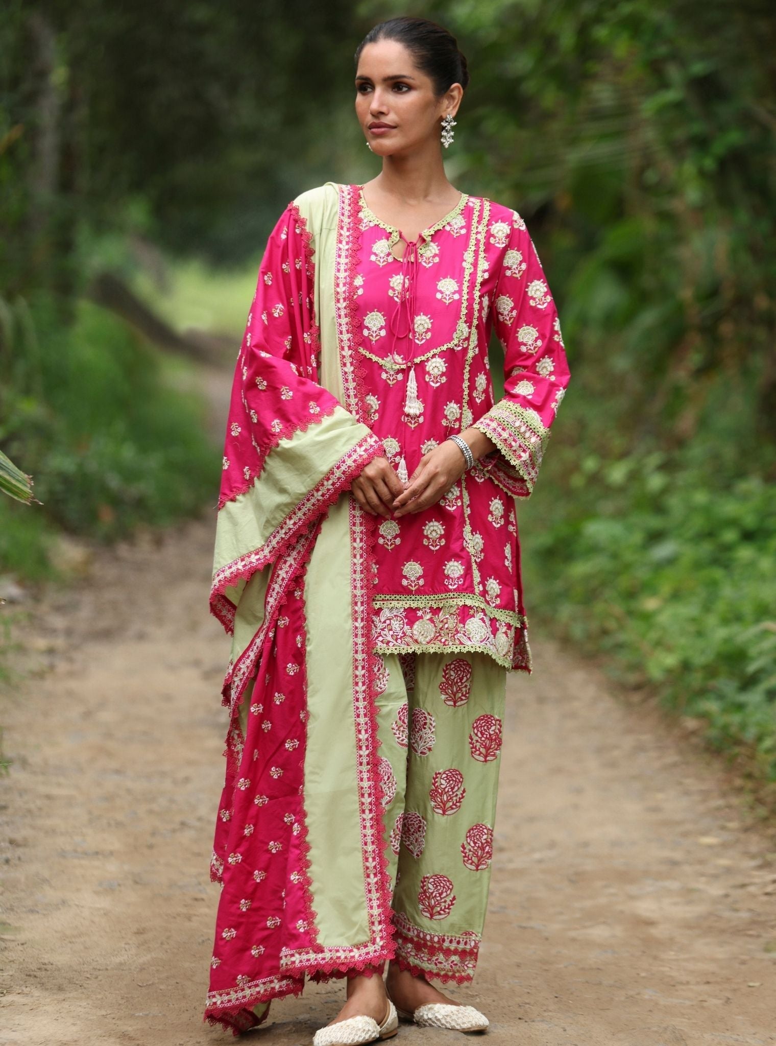 Mulmul Supima Cotton Alagi Fuschia Dupatta