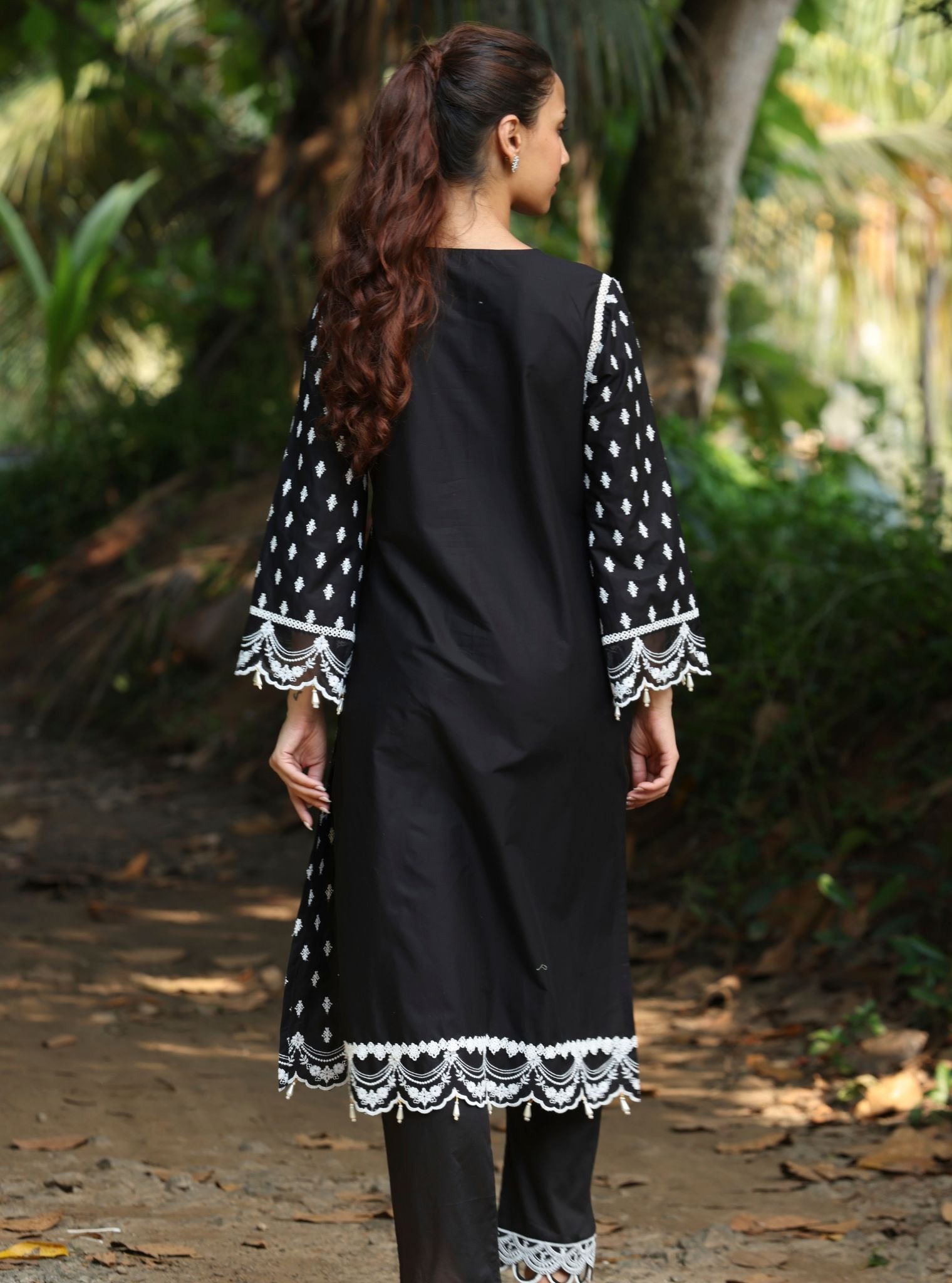Mulmul Cotton Nivi Black Kurta With Mulmul Cotton Ilya Black Pant