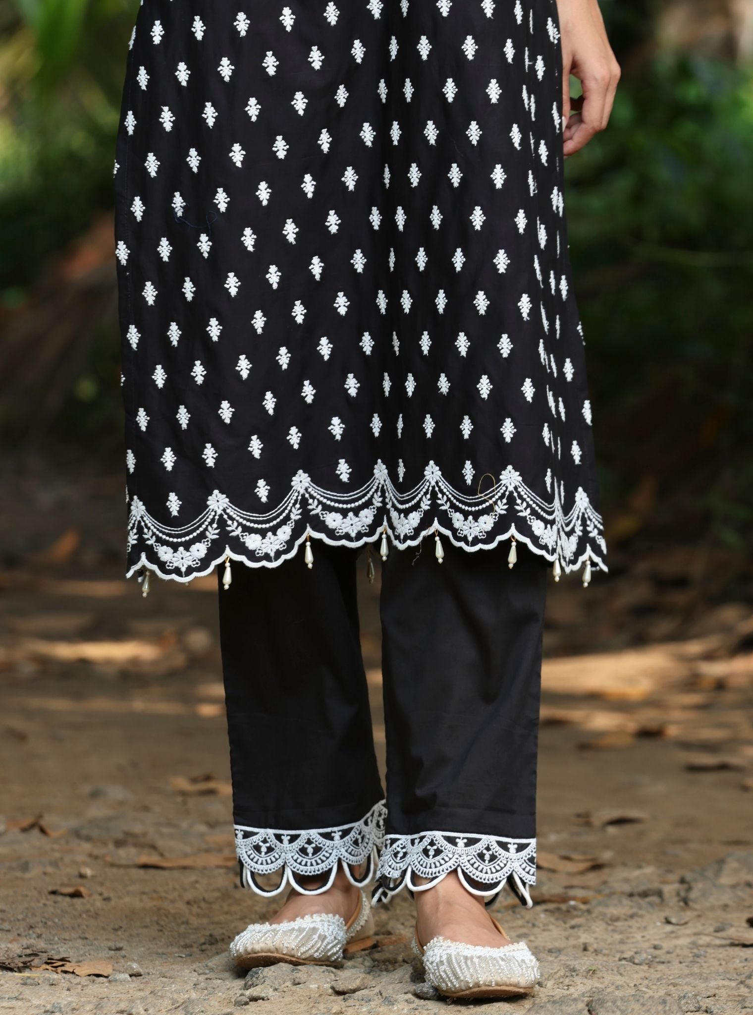 Mulmul Cotton Nivi Black Kurta With Mulmul Cotton Ilya Black Pant