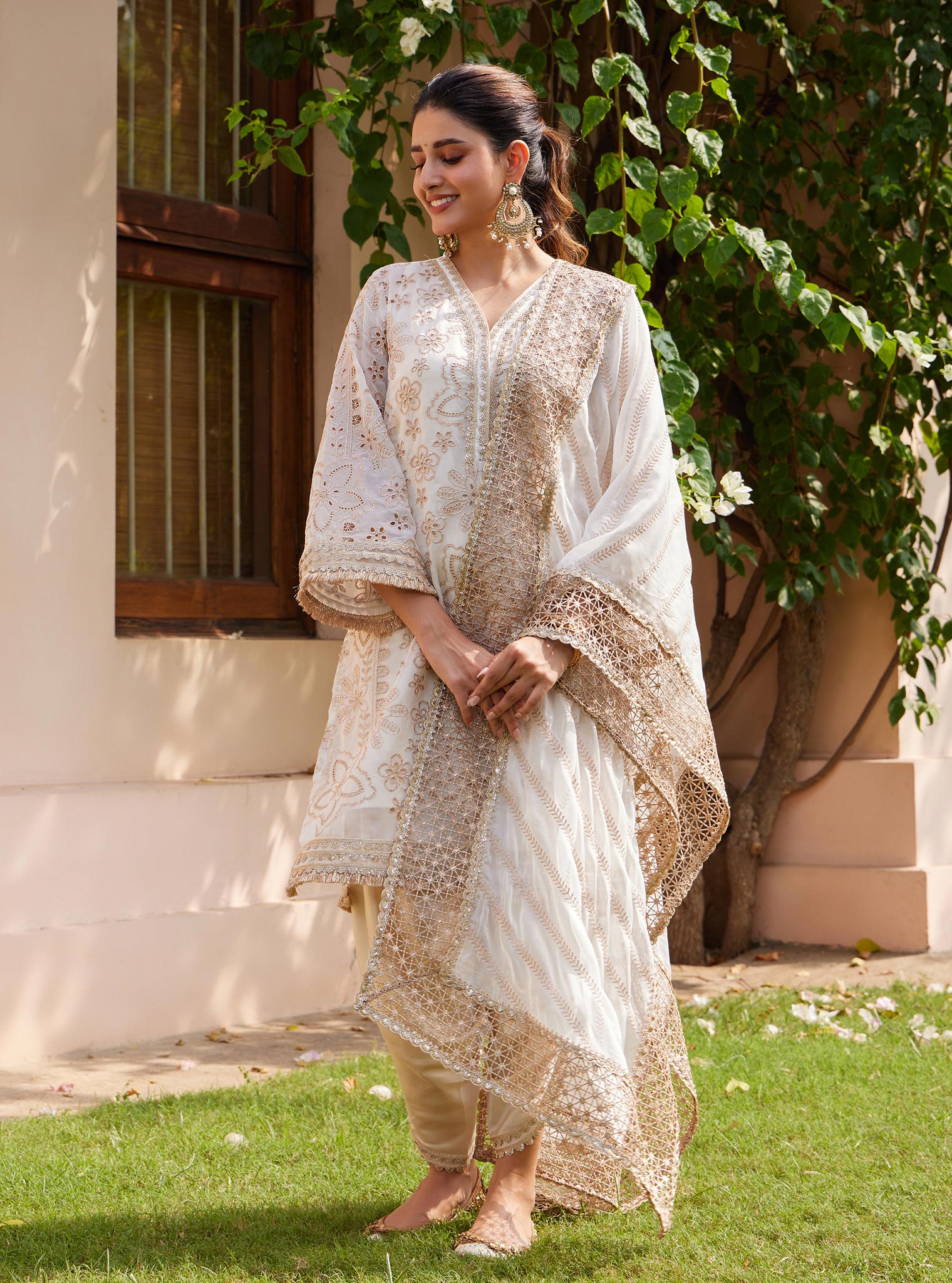 Mulmul Ekani Off white Dupatta