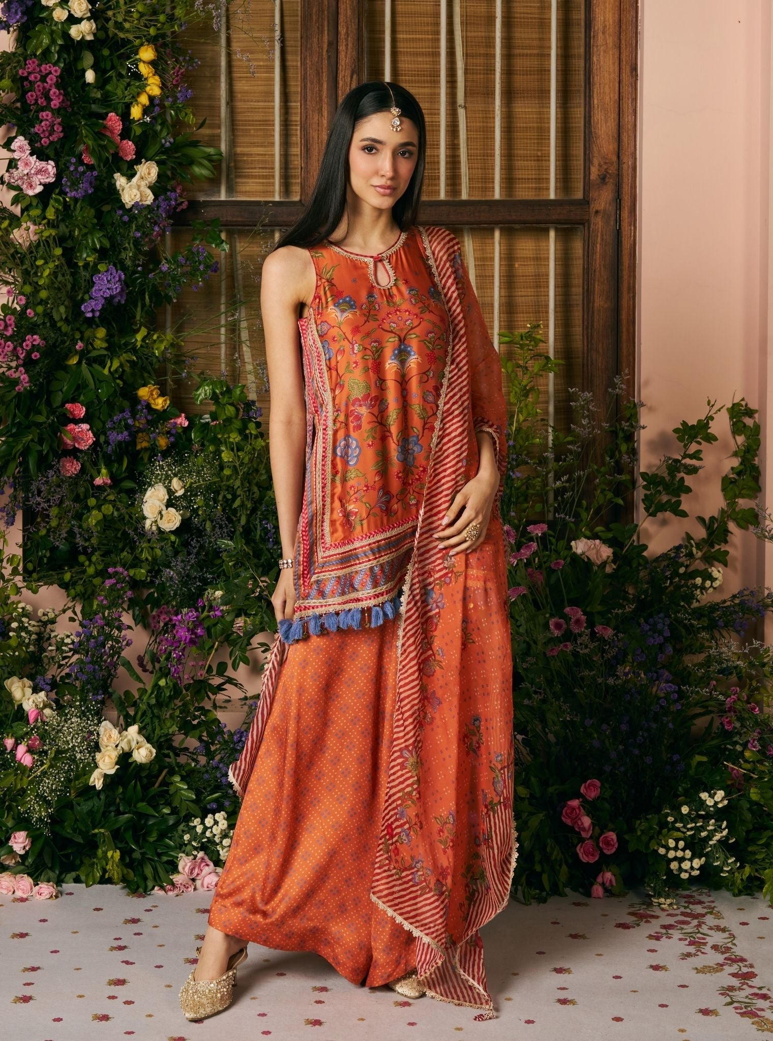 Taali Cupro Satin Printed Orange Kurta Set