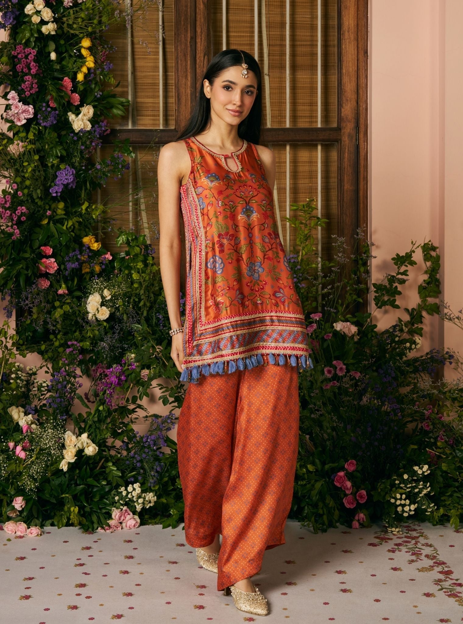 Taali Cupro Satin Printed Orange Kurta Set