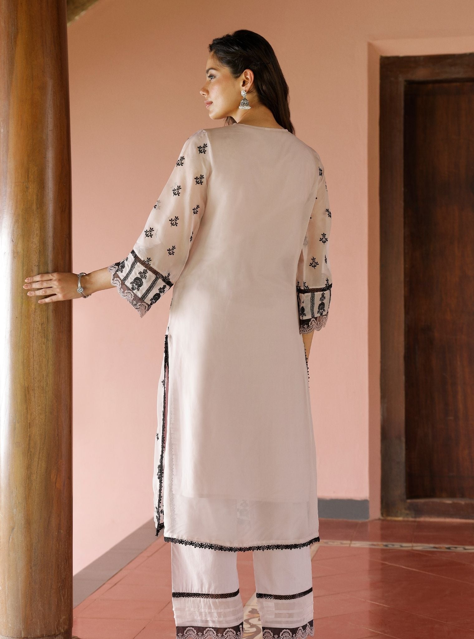 Mulmul Organza Nain Dusty Pink Kurta With Mulmul Cotton Nain Dusty Pink Pant