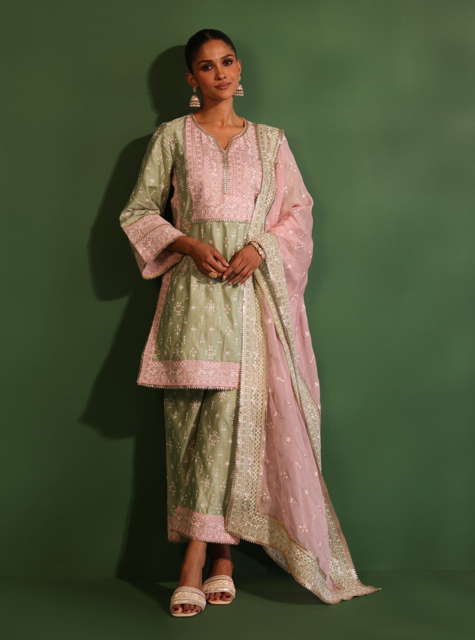 Mulmul Organza Nikhat Onion Pink Dupatta