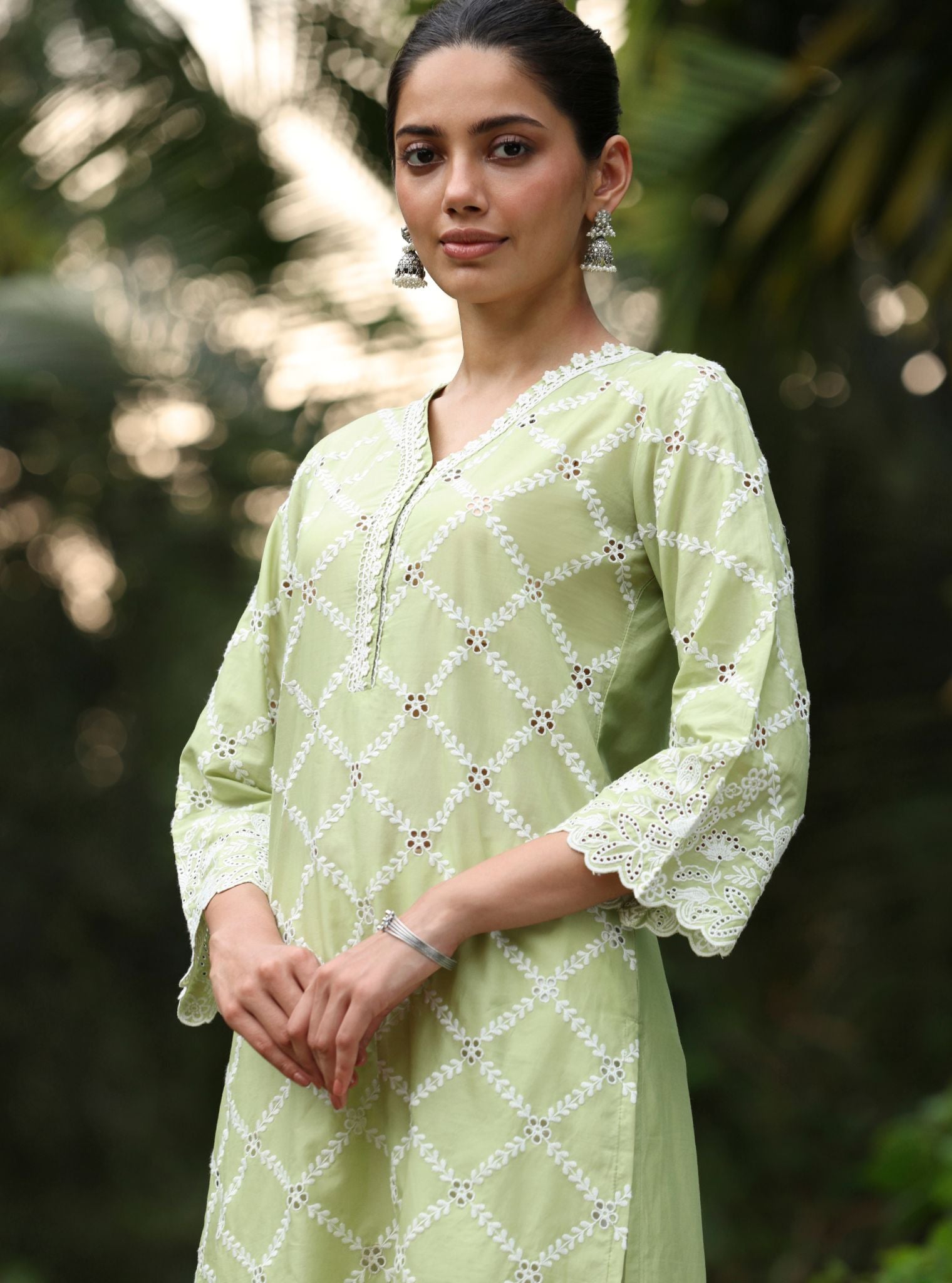 Mulmul Cotton Eesvari Light Green Kurta With Mulmul Cotton Arpora White Pant