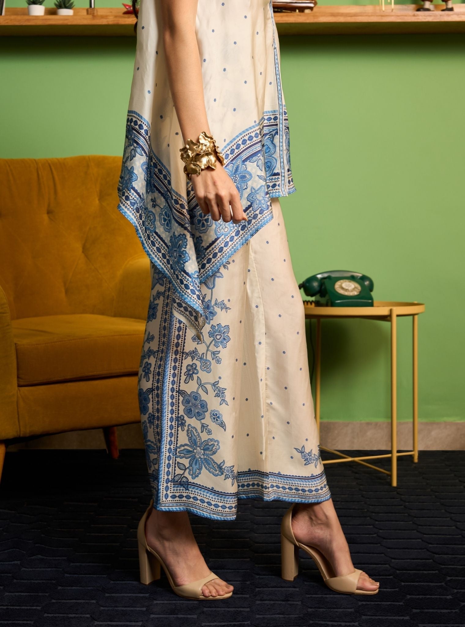 Saroja Cupro Satin Off White Printed Top Set