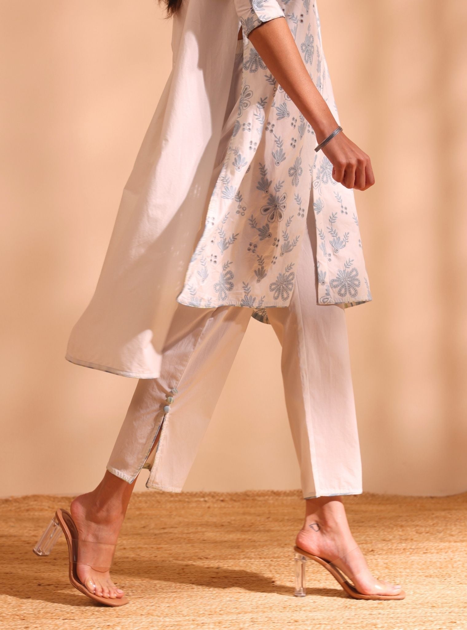 Mulmul Cotton Niva Stark White Kurta With Mulmul Cotton Niva Stark White Pant