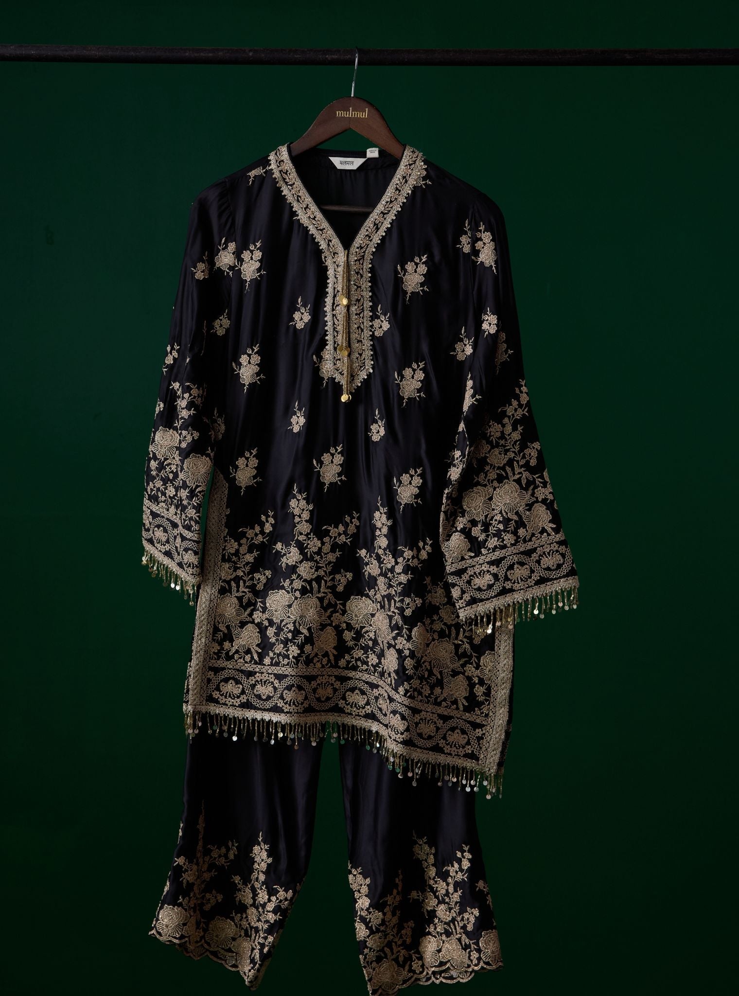 Saaj Cupro Satin Black Kurta Set