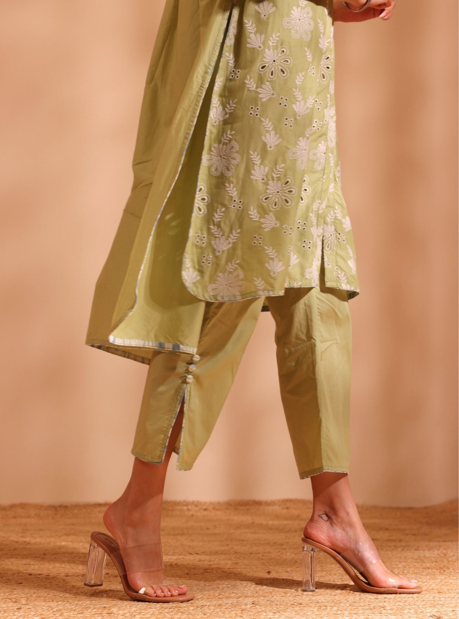 Mulmul Cotton Niva Green Kurta With Mulmul Cotton Niva Green Pant