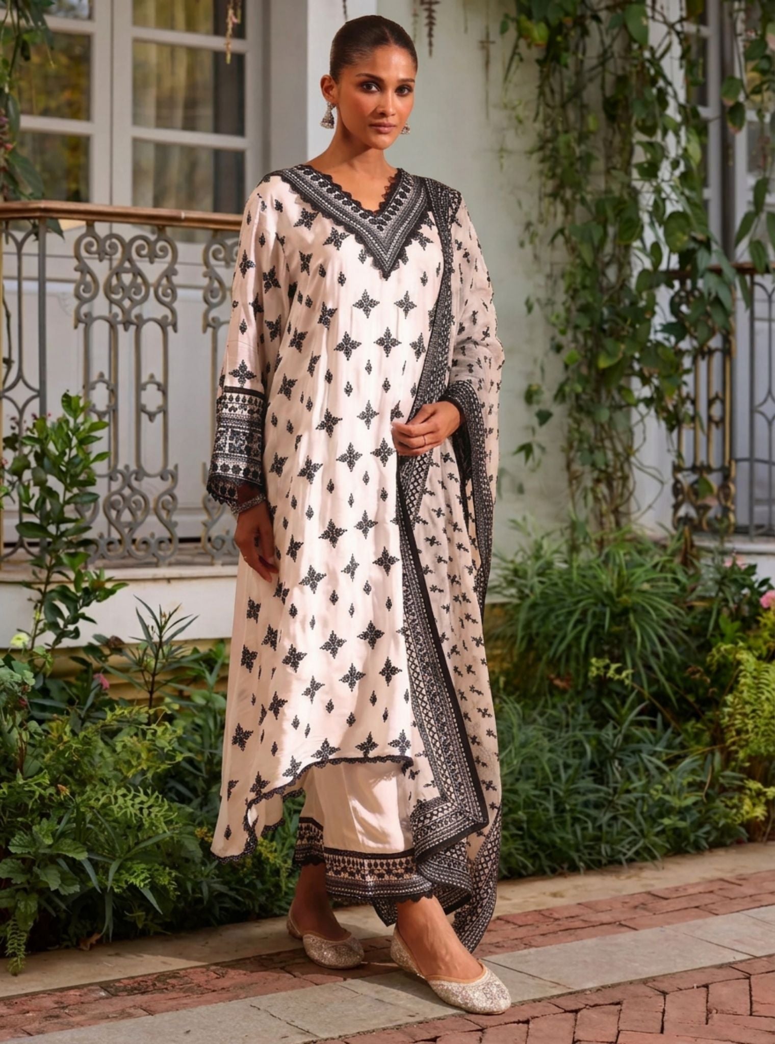 Anni Cupro Satin Off White Kurta Set