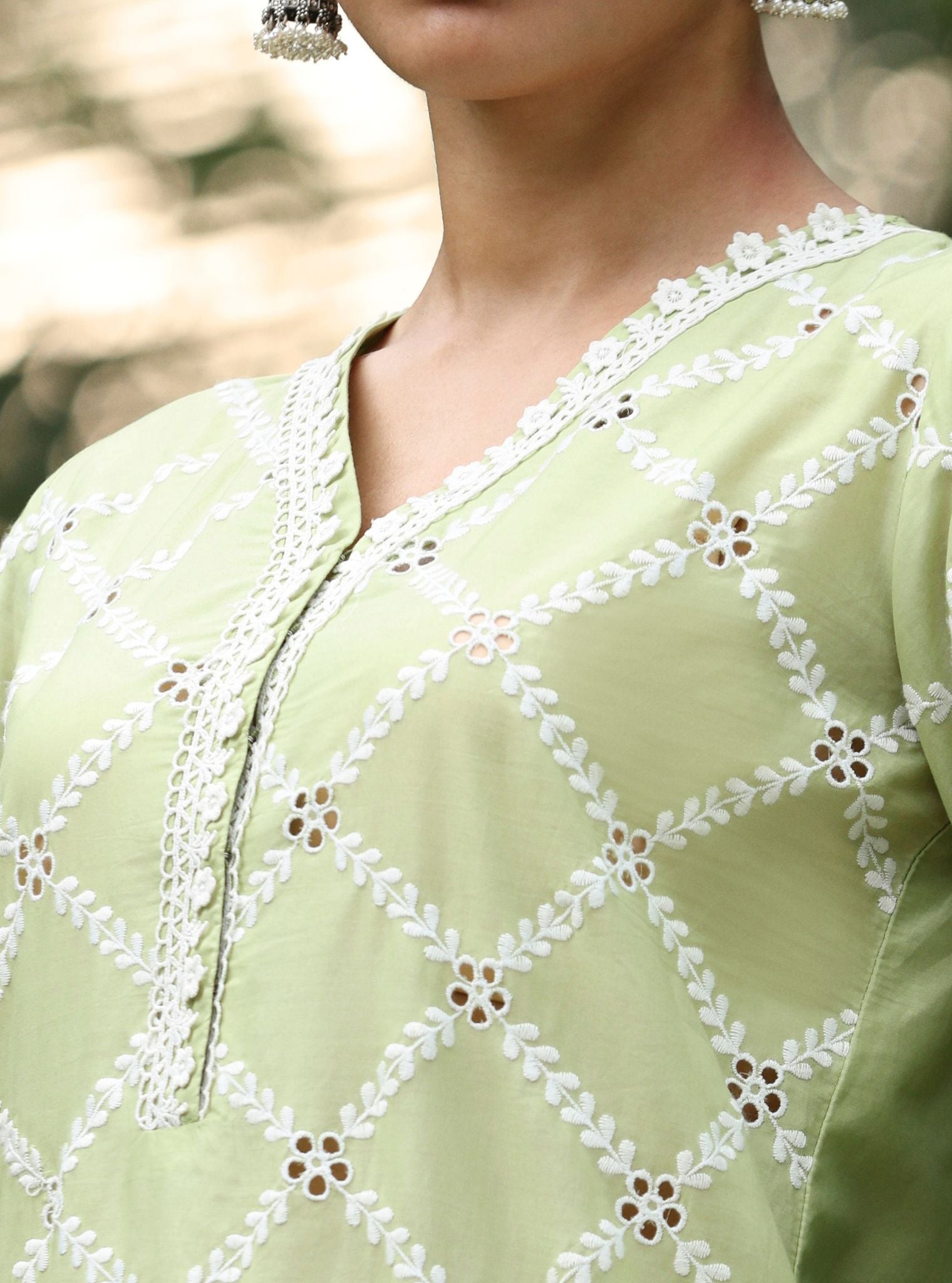 Mulmul Cotton Eesvari Light Green Kurta With Mulmul Cotton Arpora White Pant