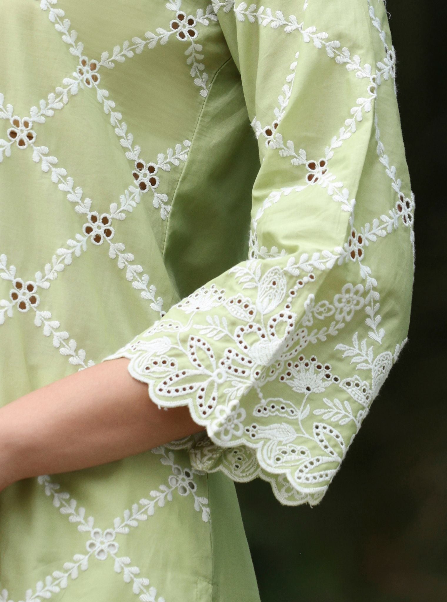 Mulmul Cotton Eesvari Light Green Kurta With Mulmul Cotton Arpora White Pant