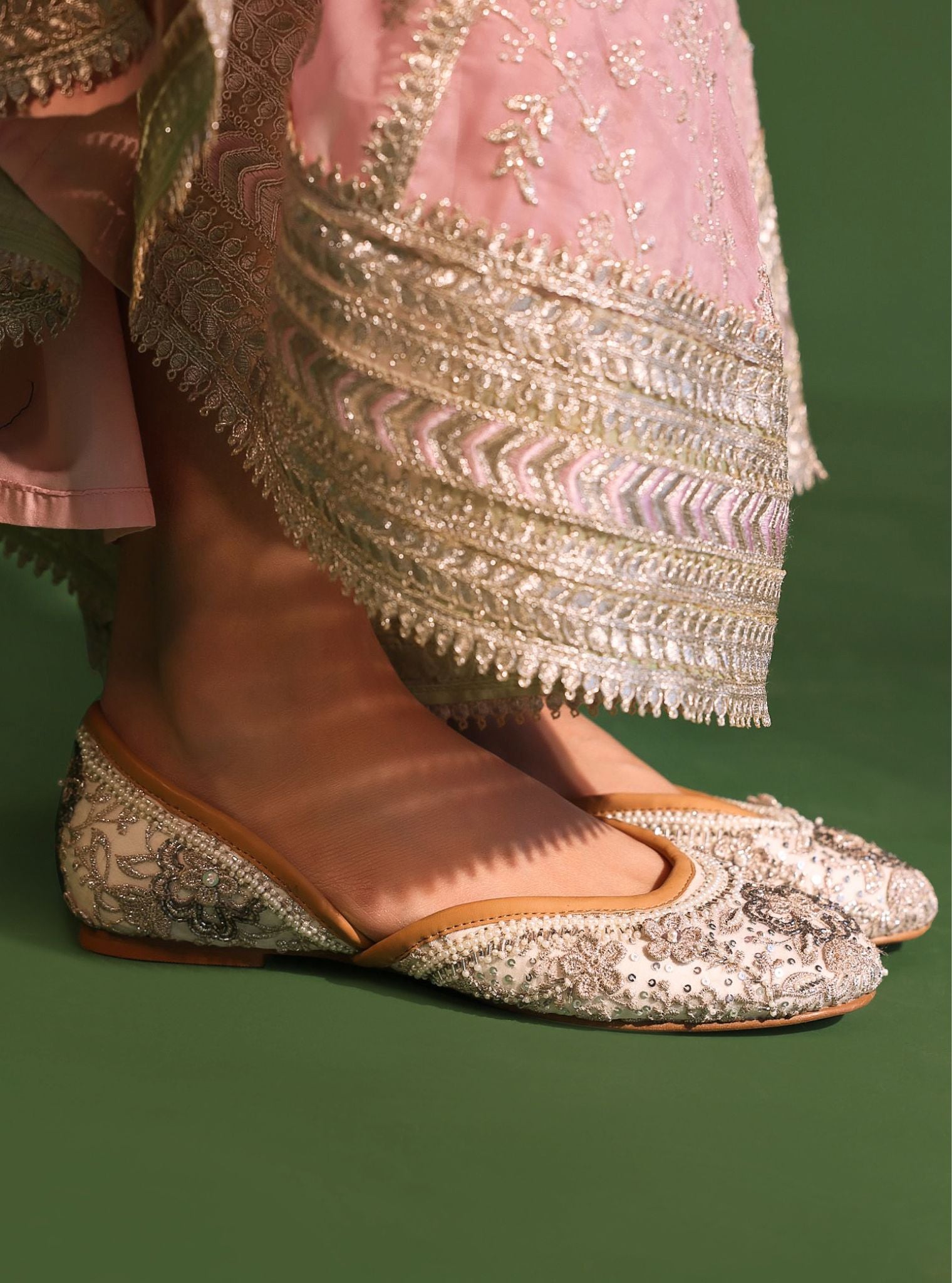 Mumul Swarna Silver Vegan Jutti