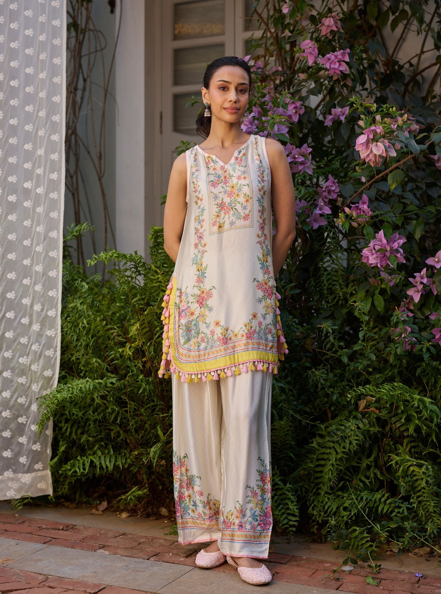 Zivae Cupro Satin Printed Off White Kurta Set