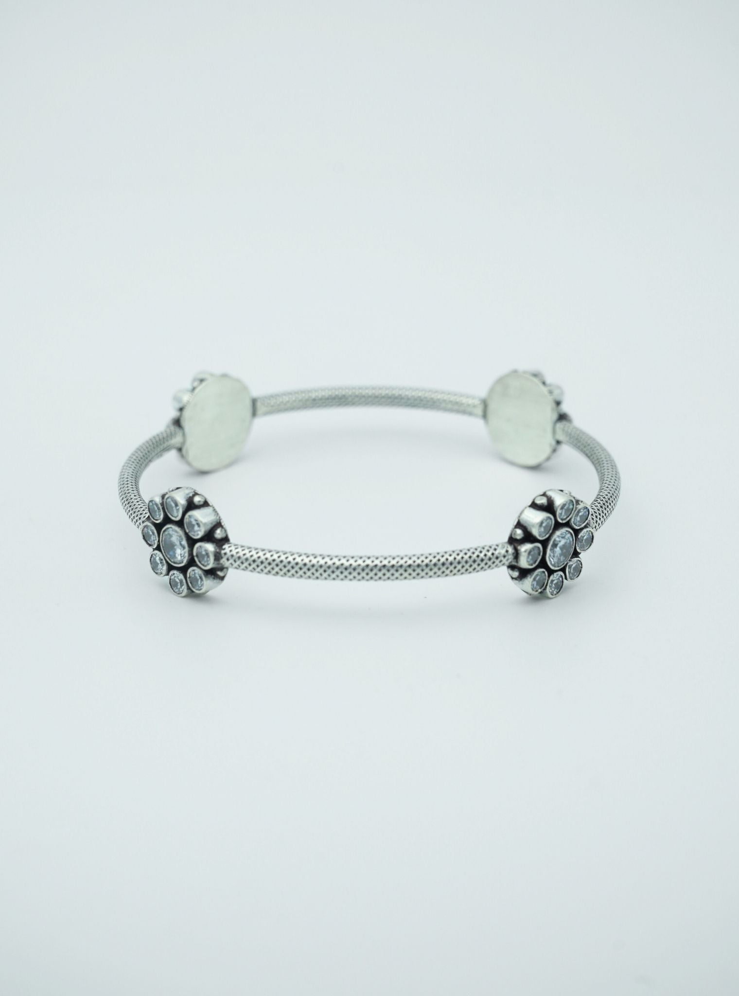 Vana Bangle