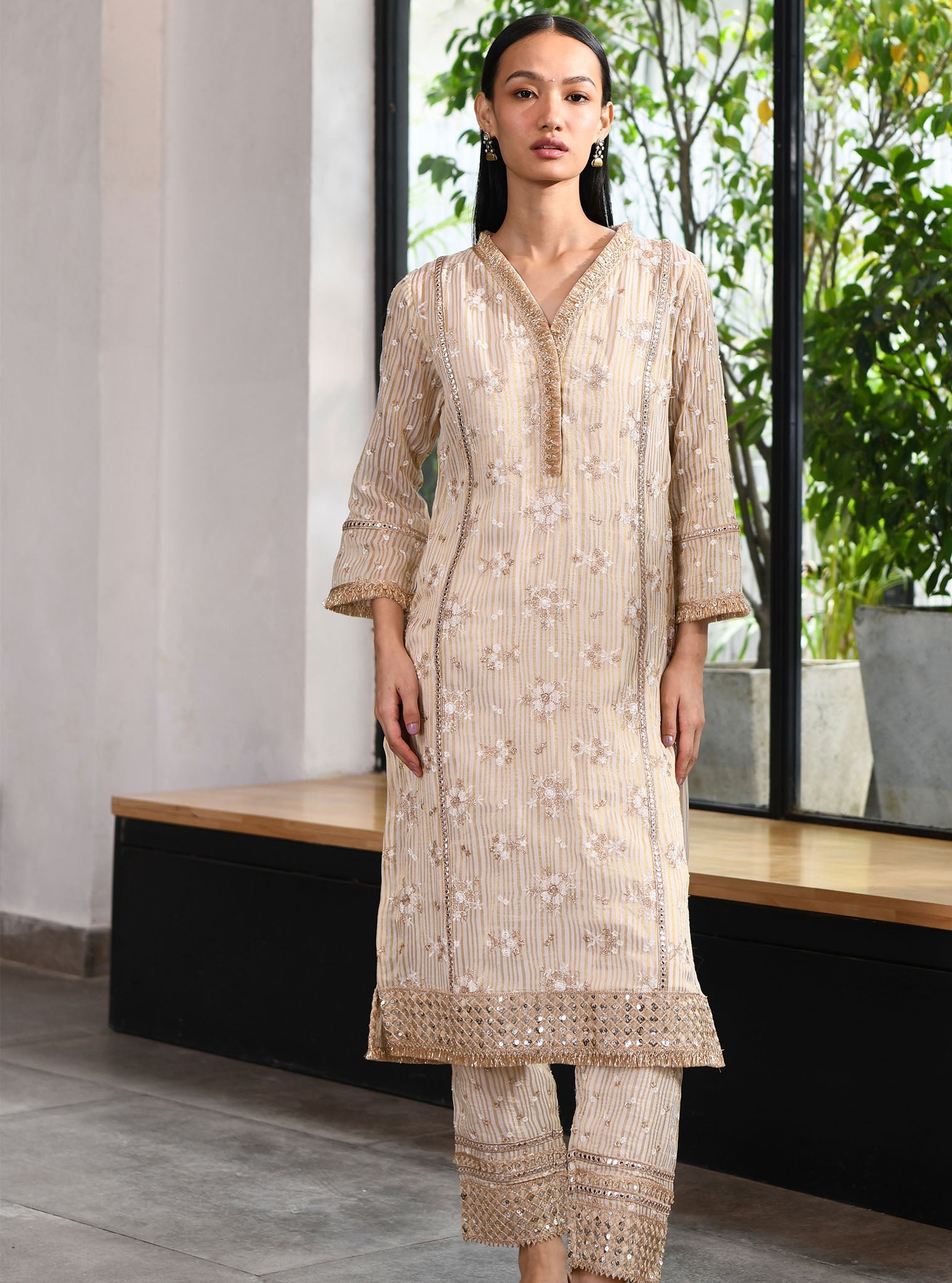 Mulmul Banarsi Carey Off White Kurta