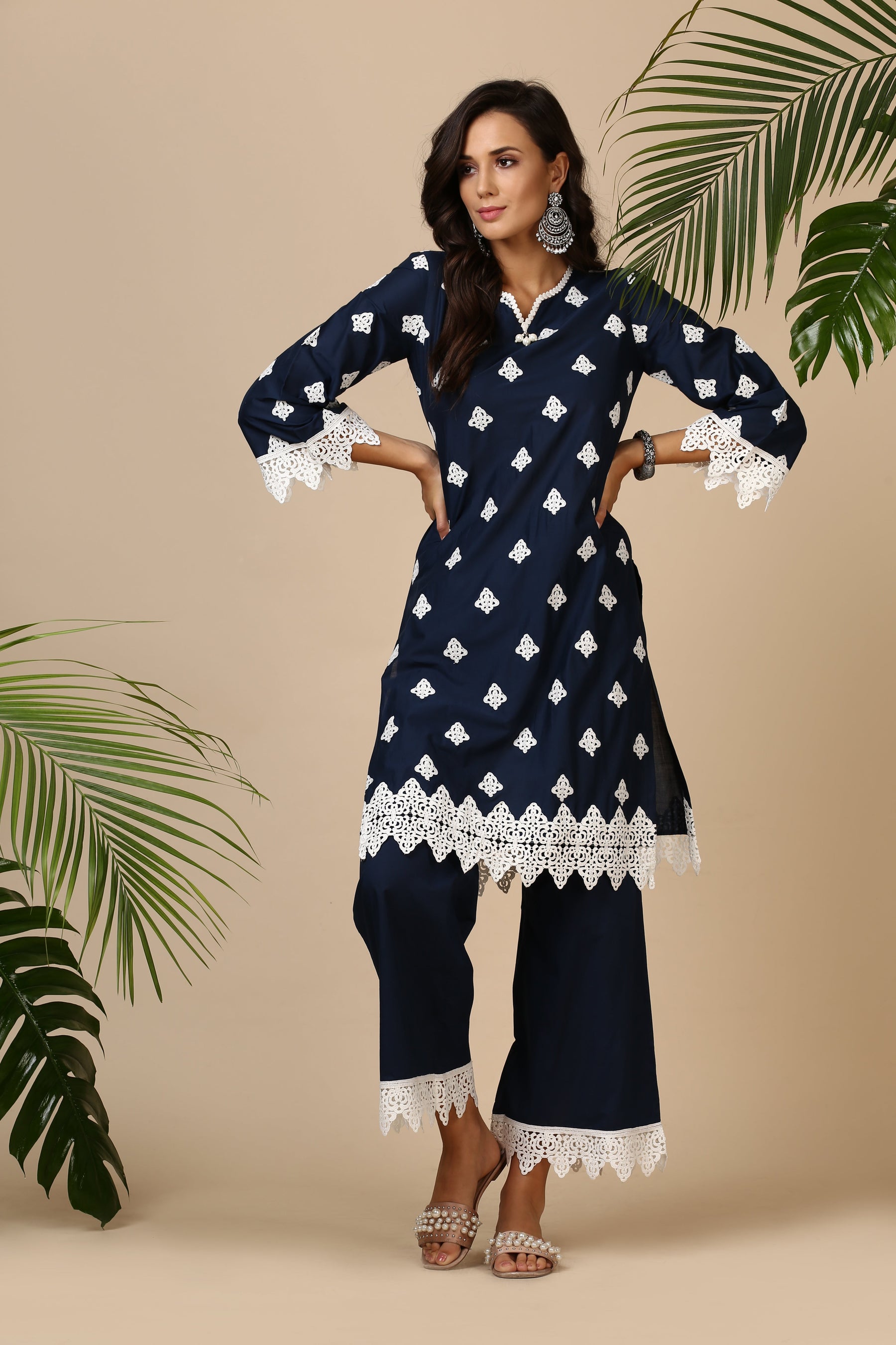 Coral bells Navy Blue