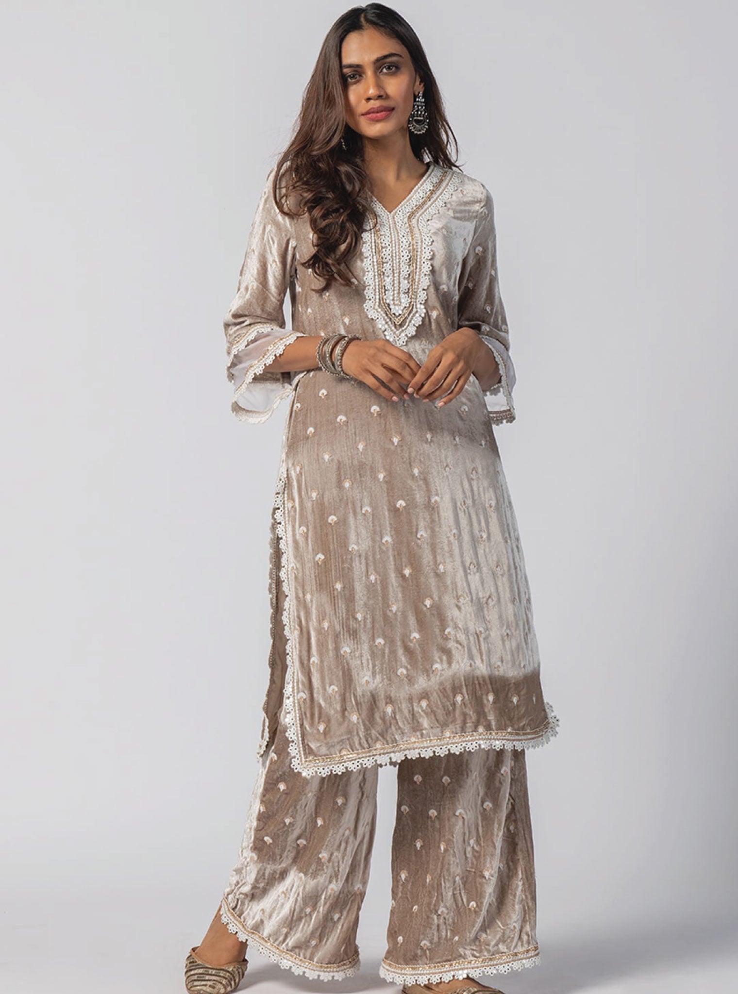 Eliza Velvet Grey Kurta Set