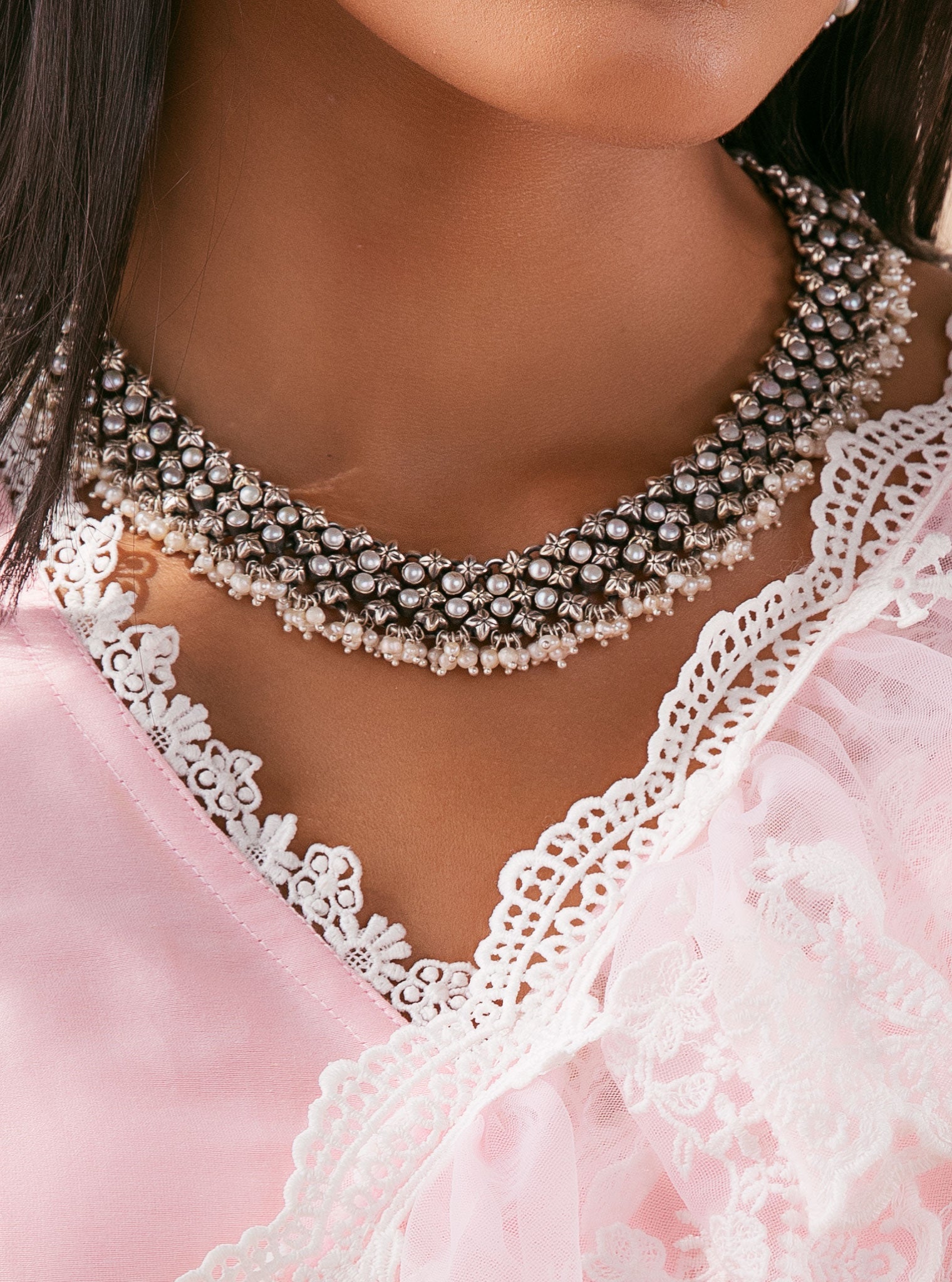 Aarin White Pearl String Necklace