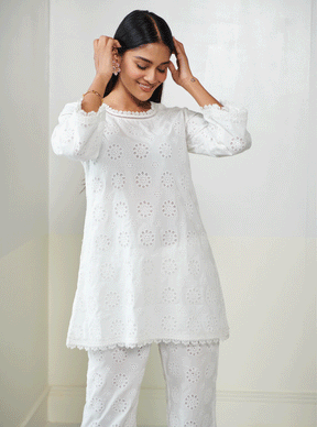 Mulmul Cotton Tess White Top With Tess White Pant