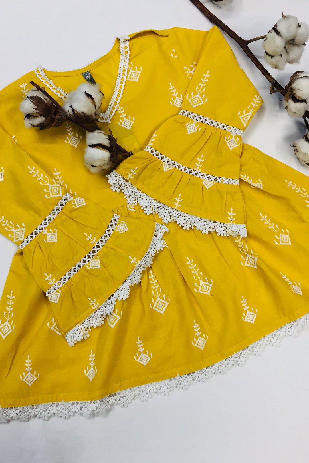 Mulmul Cotton Bud Kurta With Bud Pant
